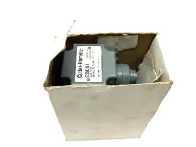 USED EATON CUTLER-HAMMER PLUNGER LIMIT SWITCH SURFACE MOUNT NEMA HEAVY DUTY