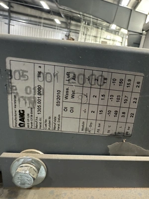 AKG 1305.001.000 industrial oil/air heat exchanger radiator