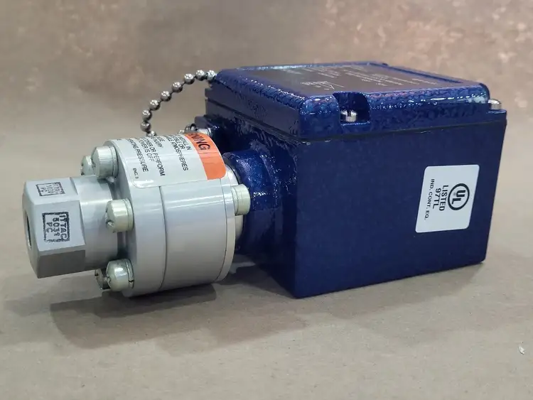 New | in-Stock ITT INDUSTRIES 200P13C3 Switchgears British Columbia CA | Lenmark #239642