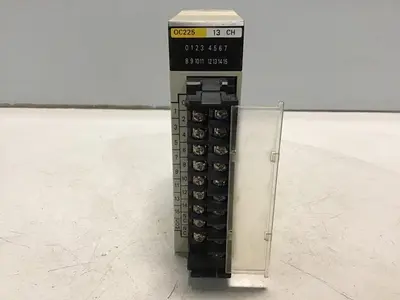 USED OMRON C200H-OC225