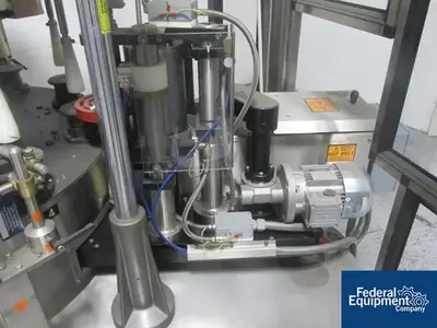 USED PE Labellers PE Labellers Rotary Labeler, Model Master
