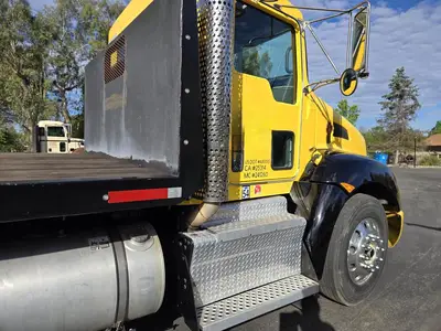 USED 2014 KENWORTH T370