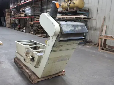 Knoll 650MS  Magnetic Chip Conveyor 25-1/2" Belt 8.5FPM W/ Magnetic Power Roller