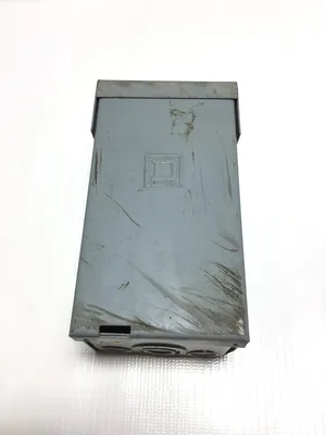 Square D QO2-4L70RB Circuit Breaker Load Center 120/240VAC 50/60Hz Series G01