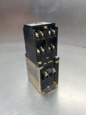 ALLEN-BRADLEY 700DC-P600Z24 Ser A DC RELAY. 4C-13