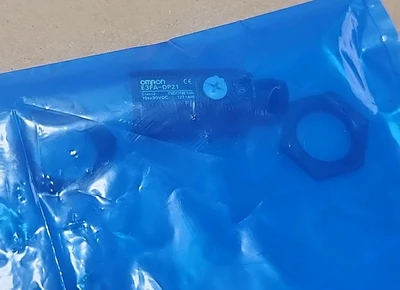 NEW Omron E3FA-DP21