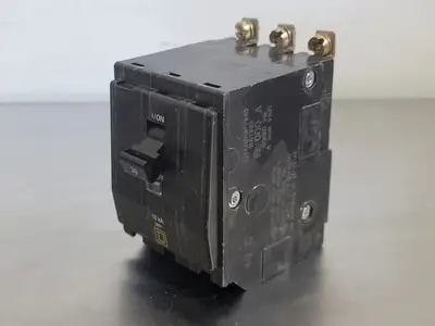 USED SQUARE D QOB330