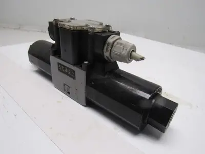 Toyooki HD1-3W-BGA-025B-WYD2 Hydraulic Solenoid Directional Control Valve