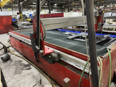 USED 2011 OMAX MAXIEM 2040