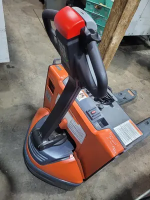 2013 TOYOTA 8HBW23 Forklifts | MD Equipment Services LLC (7)