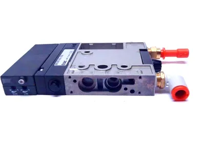 ZM131HT-K5L-E55L, | SMC ZM131HT-K5L-E55L ZSE1-00-55L Vacuum Ejector w/ Switch - For parts or not working