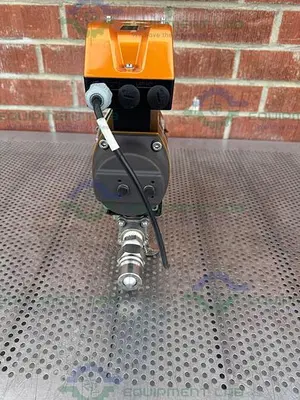 USED FLOWSERVE L 93 SWP4 DIGITAL VALVE POSITIONER W/ 20 39 SN 6 R6 PNEUMATIC ACTUATOR