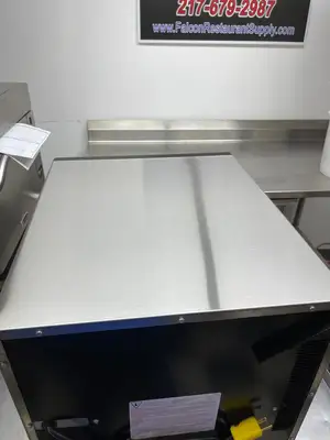 Used Amana Used Amana Menumaster MRC22S2 Commercial Microwave 2200 Watt with Screen 220V Ovens Illinois US | Falcon Restaurant Supply #1376518