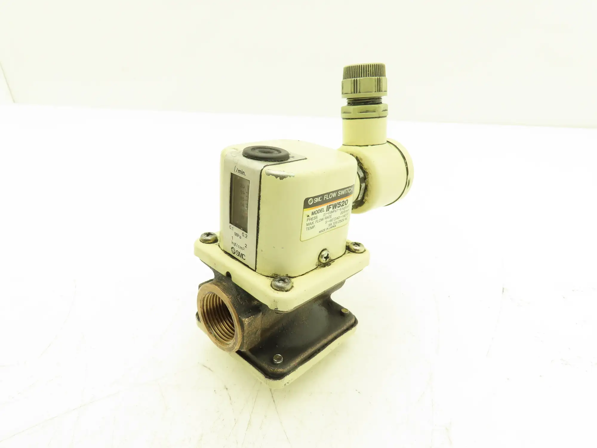 SMC IFW520 Pneumatic Air Flow Switch 15-87psi 5.28 gpm 40-140F 5A 125/250VAC