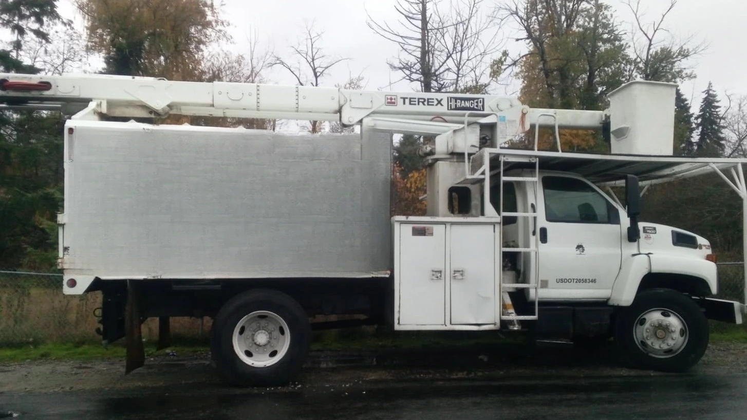 USED 2004 GMC 7500