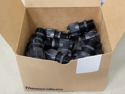 NEW THOMAS & BETTS 2920NM