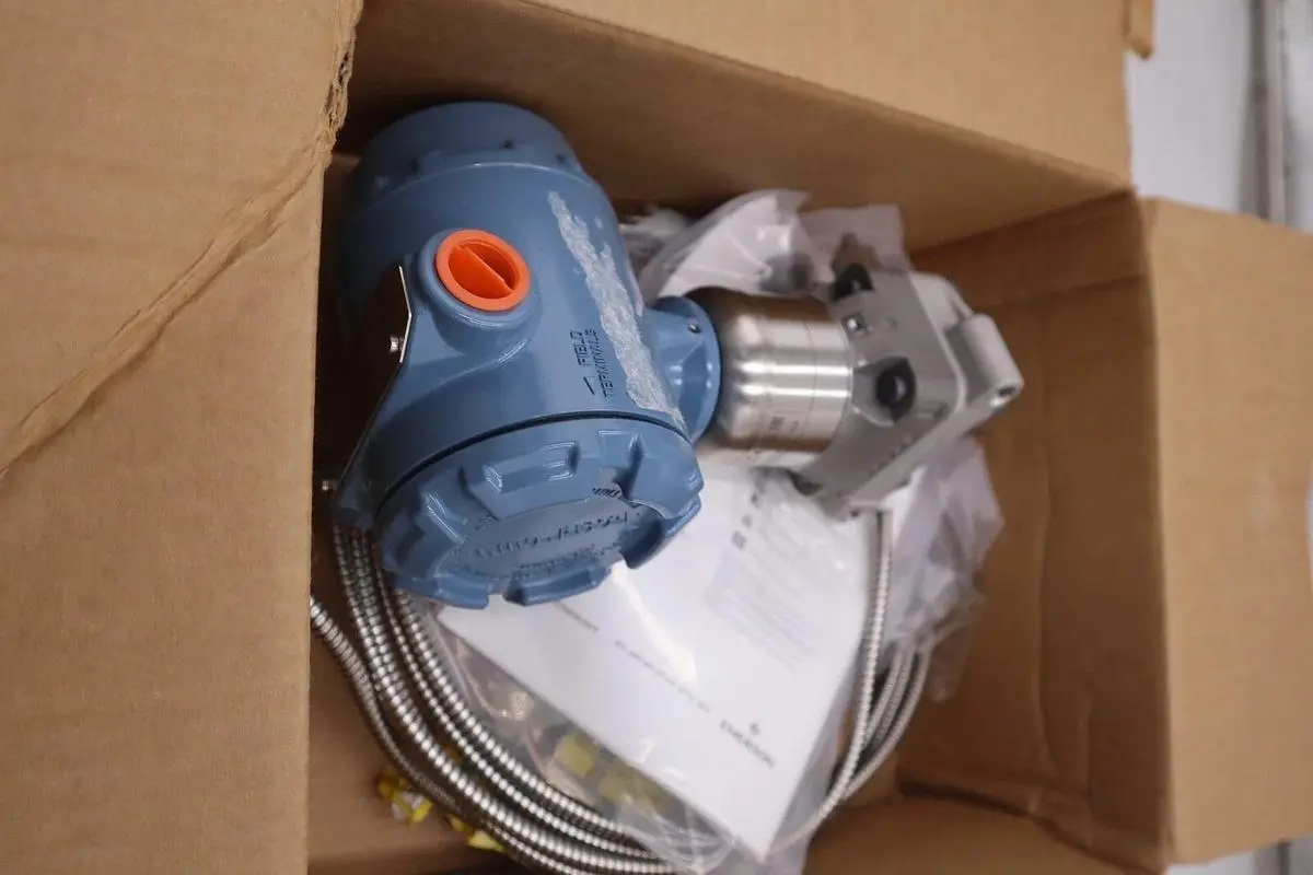 Rosemount 3051S / 3051S2CD4A5B11A1ABM5L1 Transmitter NEW #G246A