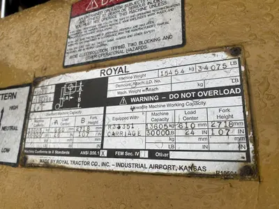 30,000 LBS ROYAL MODEL #T300B LP GAS FORKLIFT & HYDRAULIC BOOM: STOCK #19586