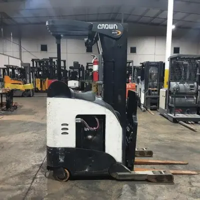 USED 2016 CROWN RR5725-45