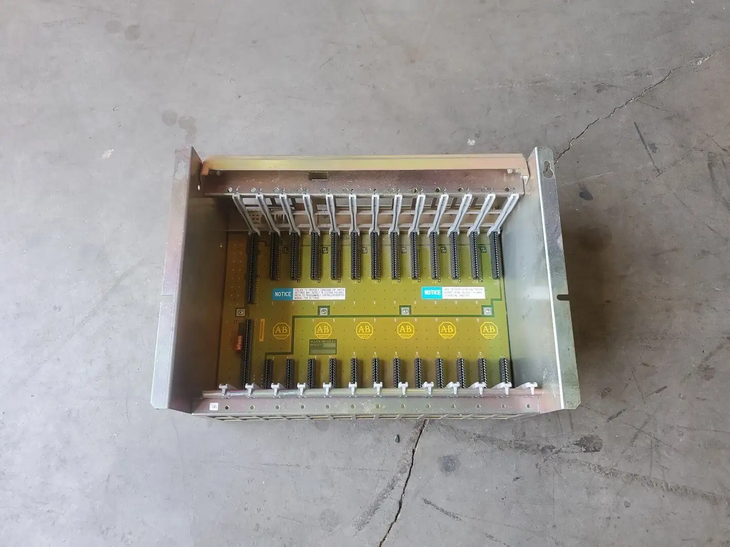 Used Allen-Bradley 1771-A3B SERIES PLC Chassis South Carolina US | Palmetto Automation #1505449