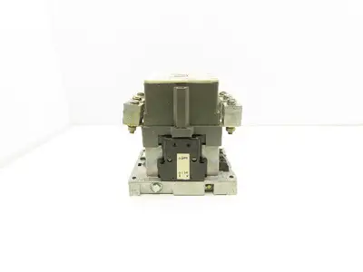 Siemens 3TB5217-0A Motor Starter Contactor 135A 125Hp 600V 3PH 120V Coil Size 4