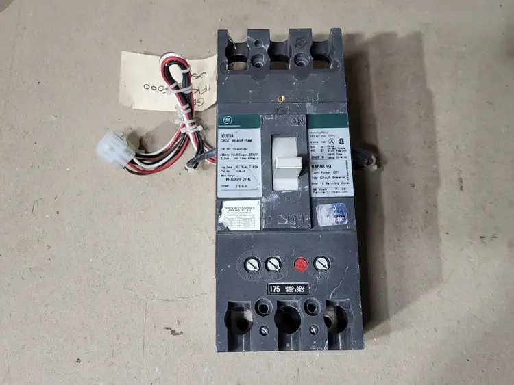Used GENERAL ELECTRIC TFK224F000 Switchgears British Columbia CA | Lenmark #409281