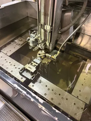 SODICK AQ535L ELECTRIC DISCHARGE MACHINES, WIRE, N/C & CNC | Machinery Network (4)