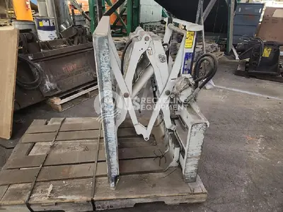 USED CASCADE MARK 55 PUSH/PULL FORKLIFT ATTACHMENT