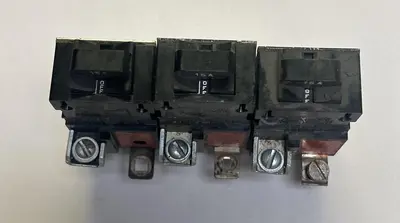 Used BULLDOG ELECTRIC 31115 Circuit Breakers | Surplus Asset Holdings #1189049
