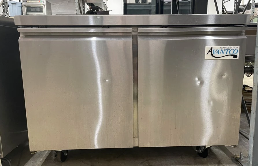130-0124 Avantco SSWT48FHC 48” Work Top Self Contained Freezer