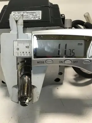 USED YASKAWA SGMPH-02A1A-YR11