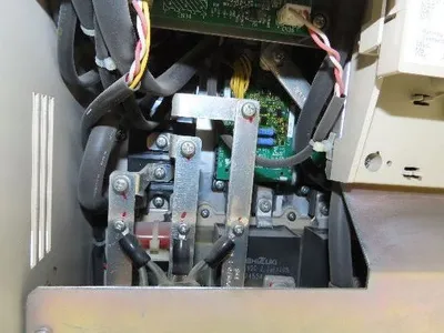 Yaskawa CIMR-AU4A0088FAA AC Drive 60HP 380-480V 3PH In 0-480VAC 0-400Hz 88A Out