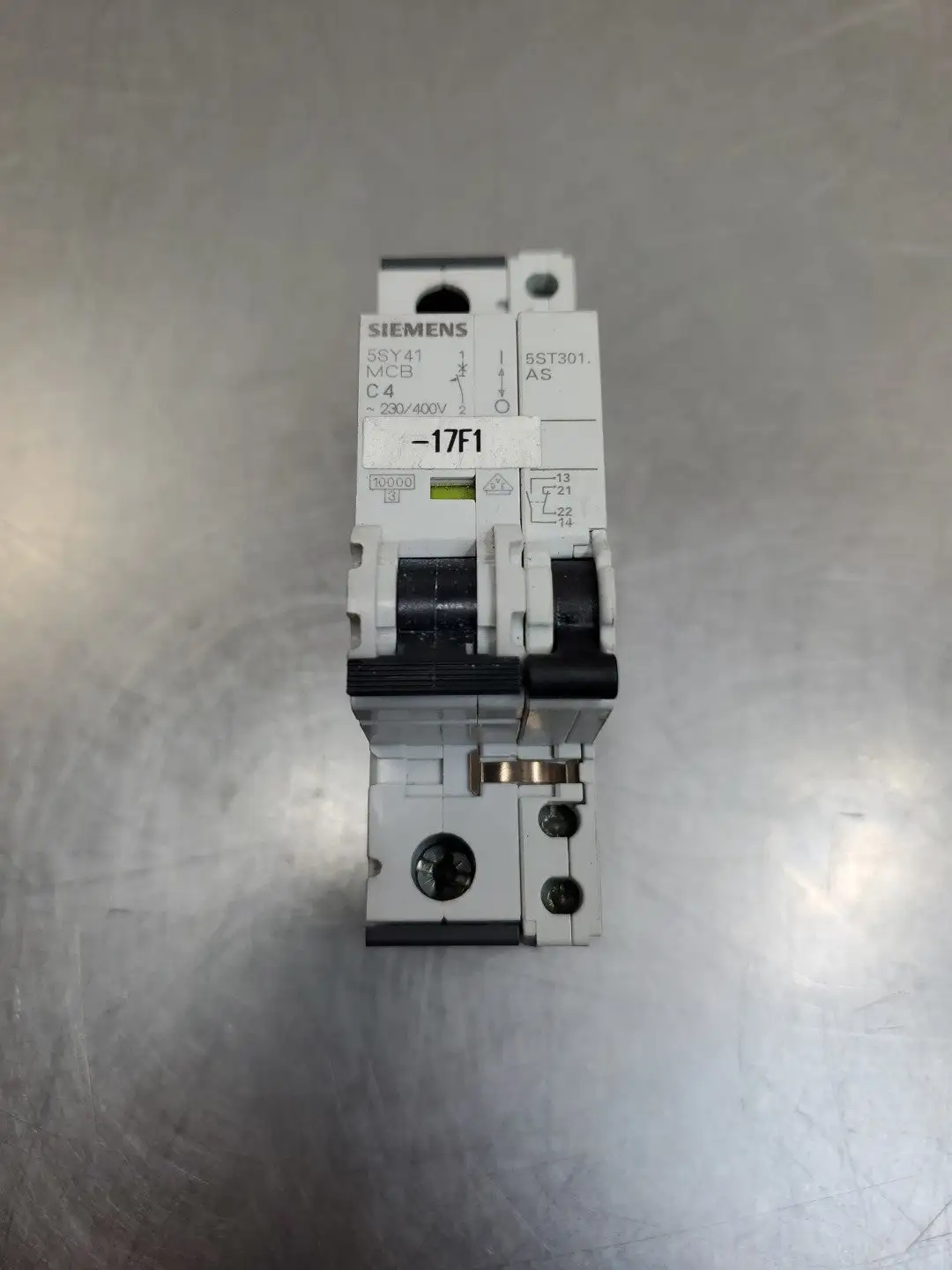 USED Siemens 5SY4201-7 Circuit Breaker, 4A, 2 Pole, 230/400V w/5ST3010