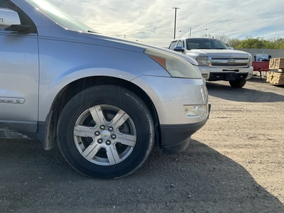 USED 2009 CHEVROLET TRAVERSE