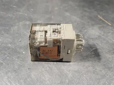 NEW ALLEN-BRADLEY 700-HA33A24
