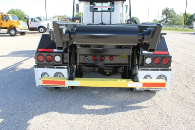 New | in-Stock 2025 MACK GRANITE 64BR Rolloff Trucks Texas US | Roll Off Truck World #1491919