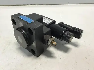 USED VICKERS DTSPC-EHST-210B-24V