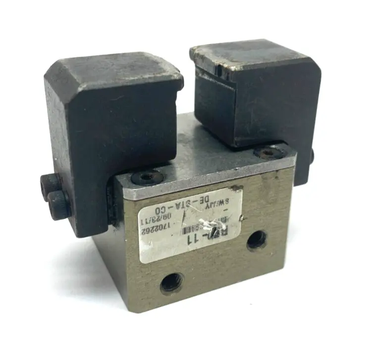 Used Destaco Double Wedge Parallel Grippers High Impact Robot Parts Michigan US | Maverick Industrial Sales #1398300