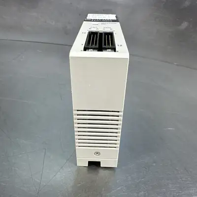 Omron C200H-ID215 Input Unit 24 VDC C200HID215 (BIN-1.3.4)