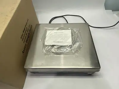 New | in-Stock Avery Weigh-Tronix Quartzell Digital Bench Scale 7620 Food Scales Michigan US | Maverick Industrial Sales #1391625