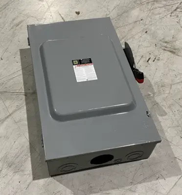 USED SCHNEIDER ELECTRIC SQUARE D SAFETY SWITCH, HEAVY DUTY, FUSIBLE, 200A, 4-WIRE 3-POLE