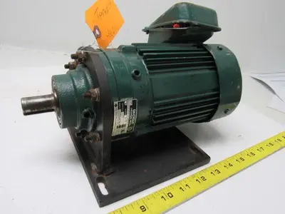 Sumitomo SM-Cyclo CNFM034085YA 1/3HP Gear Motor 25:1 Ratio 208-230/460V 3Ph