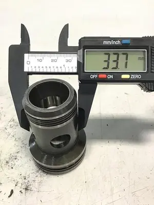 USED VICKERS 25-D20-10