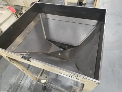 (1) Auger Hopper