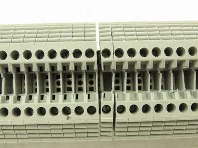 Allen Bradley 1492-J3 Terminal Block With 1 DIN Rail 800V Lot of 151