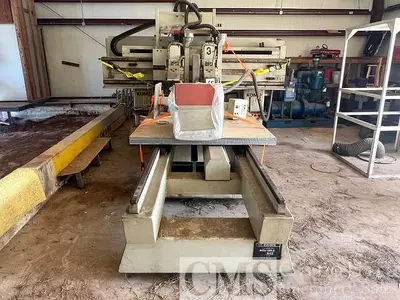 USED 1998 KOMO VR512 CNC ROUTER