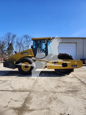 USED 2023 XCMG CV123PDU