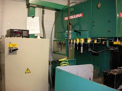 USED 1984 MATSUURA MC-760V-DC