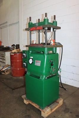 Used Carver 2629 Heated Platen Hydraulic Press New Jersey US | Machinery Values #1334566