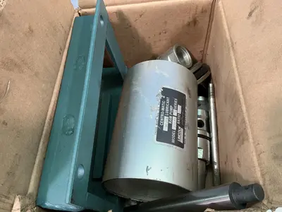 Used LINCOLN ELECTRIC 82573 Miscellaneous MRO Ohio US | HGR 24 #1486677